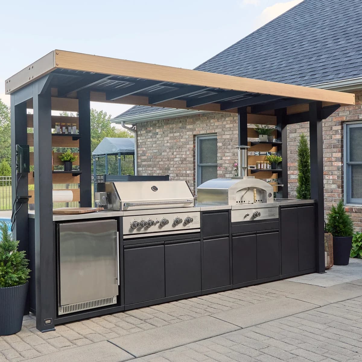 Exterior Woodwork: Outdoor Kitchens, Bars & Built-Ins